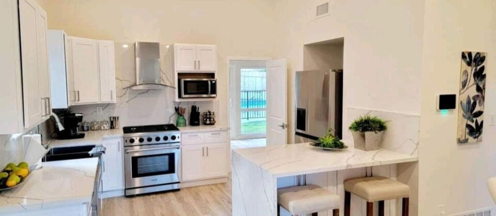 Spacious 4Bed 2Bath, Gated Pool, Wi-Fi, Garage Villa Los Angeles Ngoại thất bức ảnh